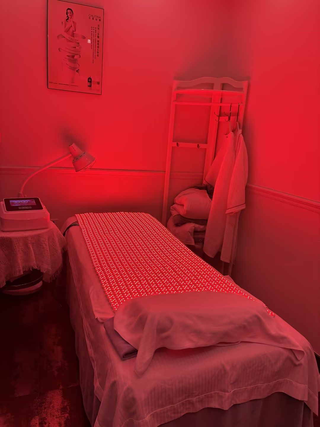 Quality LED Therapy: A Comprehensive Guide to Its Benefits and Uses
